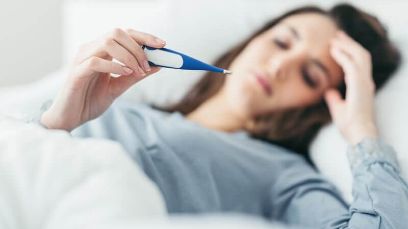 اندازه‌‌گیری دمای بدن قبل از خروج از رختخواب و از طریق قرار دادن دماسنج در دهان