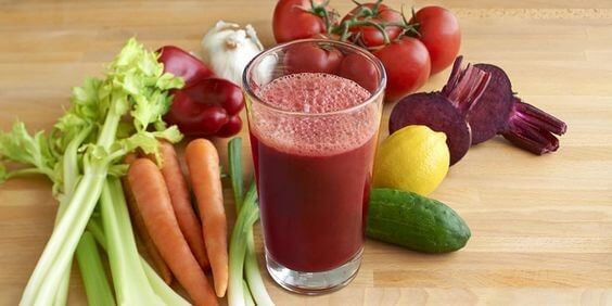 مصرف آب میوه‌­ها و سبزیجات تازه برای بهبود کبد چرب