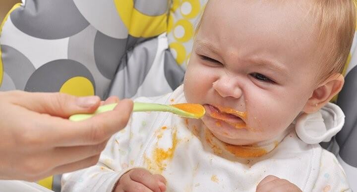 بدغذایی کودک به دلیل درد لثه ناشی از دندان درآوردن