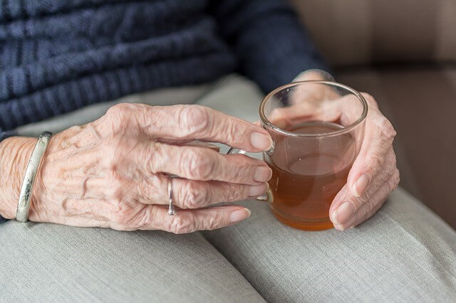 مصرف چای سبز برای جلوگیری از زوال عقل سالمندی