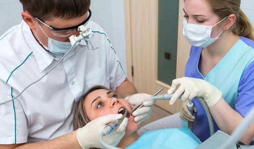 بروز زخم در اثر اعمال دندانپزشکی
