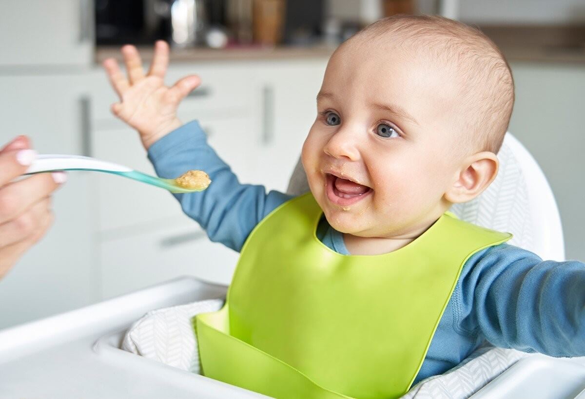 کاهش شیردهی با شروع غذا خوردن کودک
