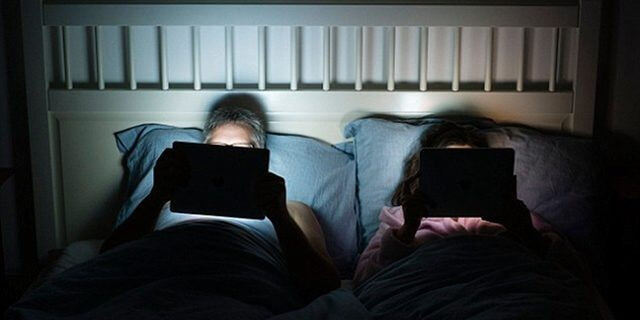 بی خوابی ناشی از کار شبانه با ابزارهای الکترونیکی