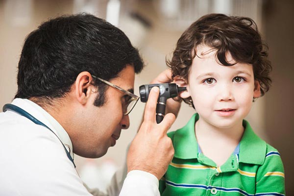 درمان عفونت گوش کودک