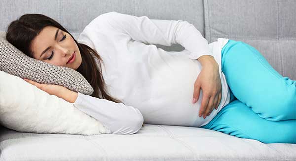 طرز خوابیدن در بارداری