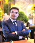 تصویر دکتر بابک حسینی  